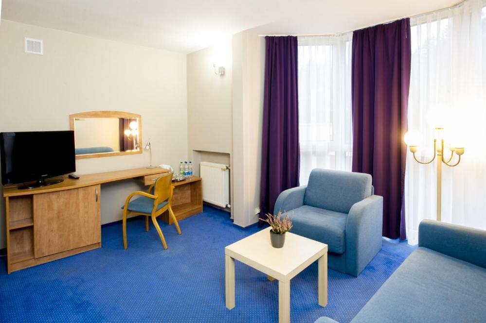 Wawrzkowizna Hotell Rząsawa Exteriör bild