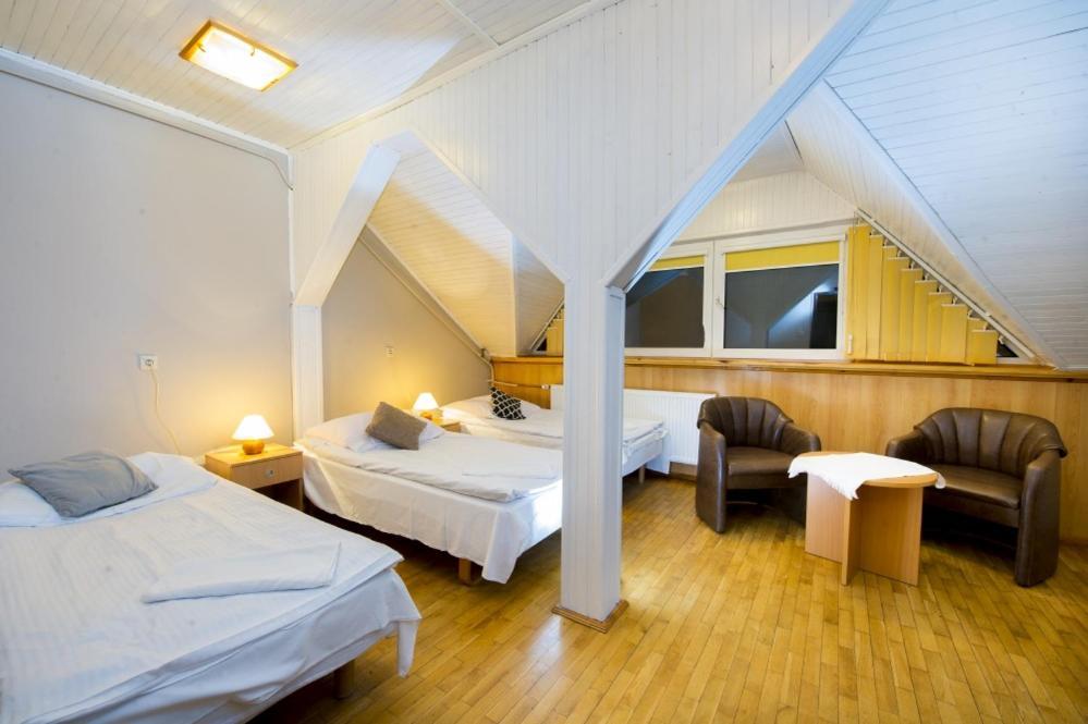 Wawrzkowizna Hotell Rząsawa Exteriör bild