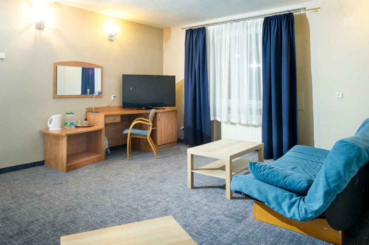 Wawrzkowizna Hotell Rząsawa Exteriör bild